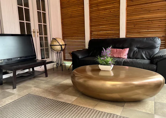 Holiday home 5 Bedroom Huge House In Location Parking Fireplace Back Yard Chicago