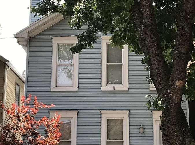 5 Bedroom Huge House In Location Parking Fireplace Back Yard * Chicago